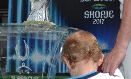 Супер Куп трофејот со најмладите - ФОТО