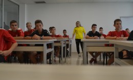 ФОТО: Младите фудбалери од Академијата на ФФМ влегоа во својот нов дом