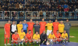 Македонските фудбалски легенди во уште една хуманитарна акција