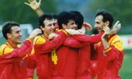 Македонија на денешен ден пред 24 години го одигра првиот официјален натпревар