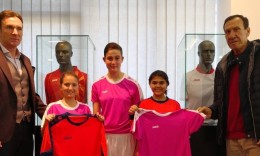 FFM dhuroi donacion paisje, rekuizite dhe topa futbolli për 42 ekipe në ligën e femrave