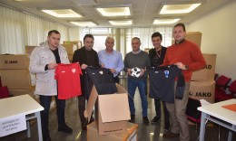 121 клуб од Детска лига добија донација во опрема и фудбалски топки од ФФМ