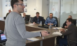 FFM ndau paisje dhe rekuzita për stërvitje klubeve të ligës së femrave dhe zhvilloi seminar për licencim
