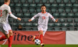 Enis Bardhi është pozitiv në Kovid-19, nuk ka simptome dhe nuk ka pasur kontakt me futbollistët tjerë në përfaqësuese