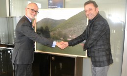 The Ambassador of Italy was a guest at the “House of Football”. He donated the photos from the exhibition
