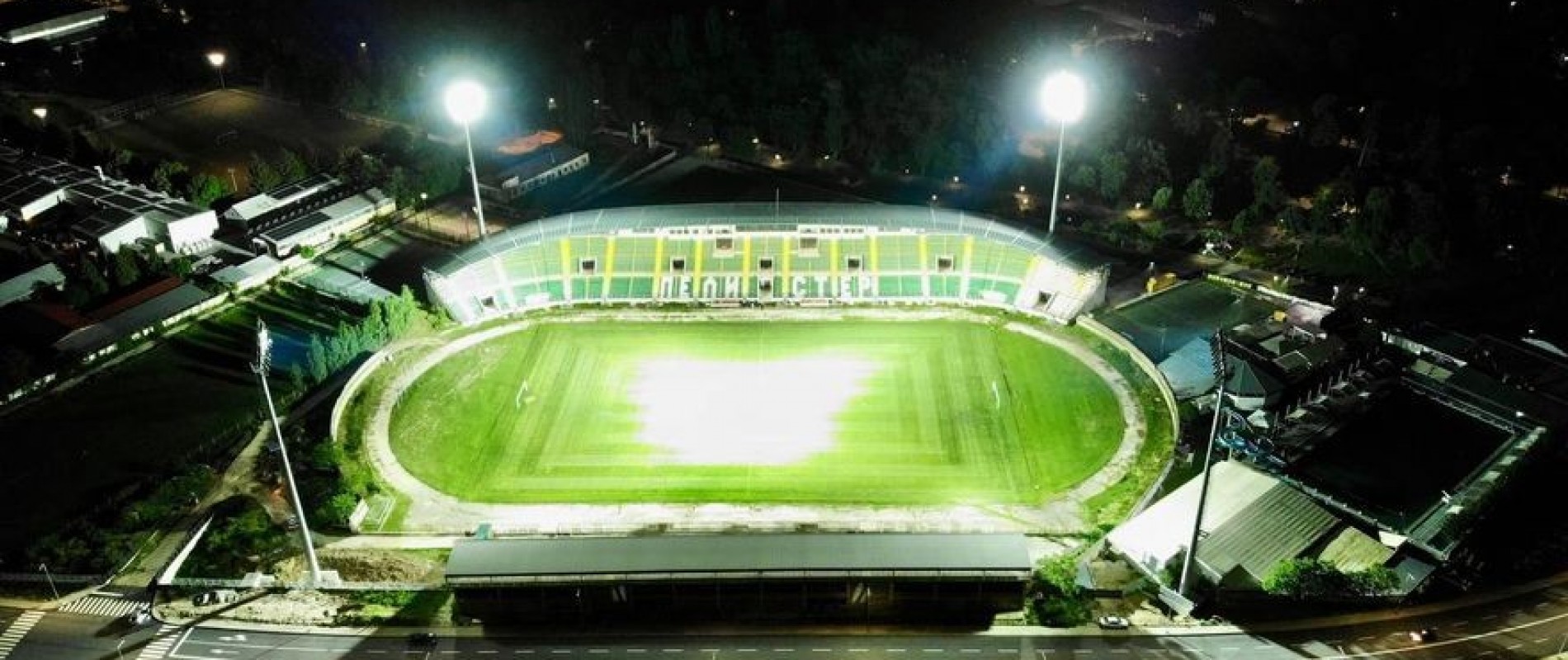 Блесна стадионот во Битола. Пуштени рефлекторите на Петар Милошевски